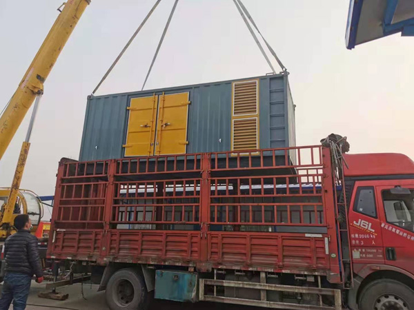 钟山如何根据测量要求选择合适的电压表量程？