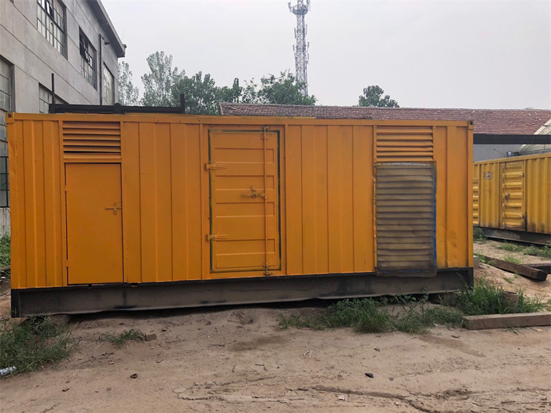 钟山发电机出租进行负载测试时，电瓶电量不足的具体判断标准是什么？